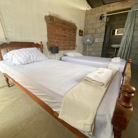 Hostal Brisas Del Ometepe Habitacion 1 リバス エクステリア 写真