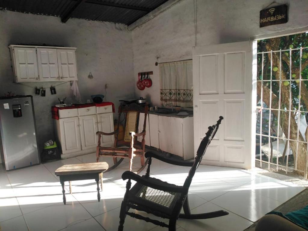 Hostal Brisas Del Ometepe Habitacion 1 リバス エクステリア 写真